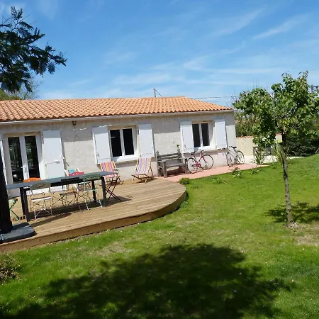 Dom wakacyjny Maison Avec Grand Jardin 300m De La *